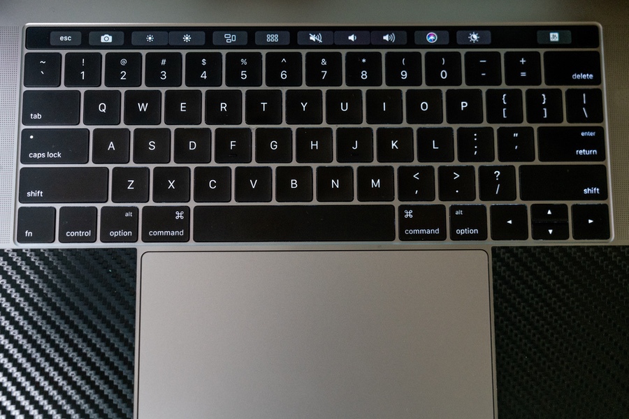 MacBook 2016 8GB,1TBシルバー 本体 凹みあり 電源不良 MacBook 2016