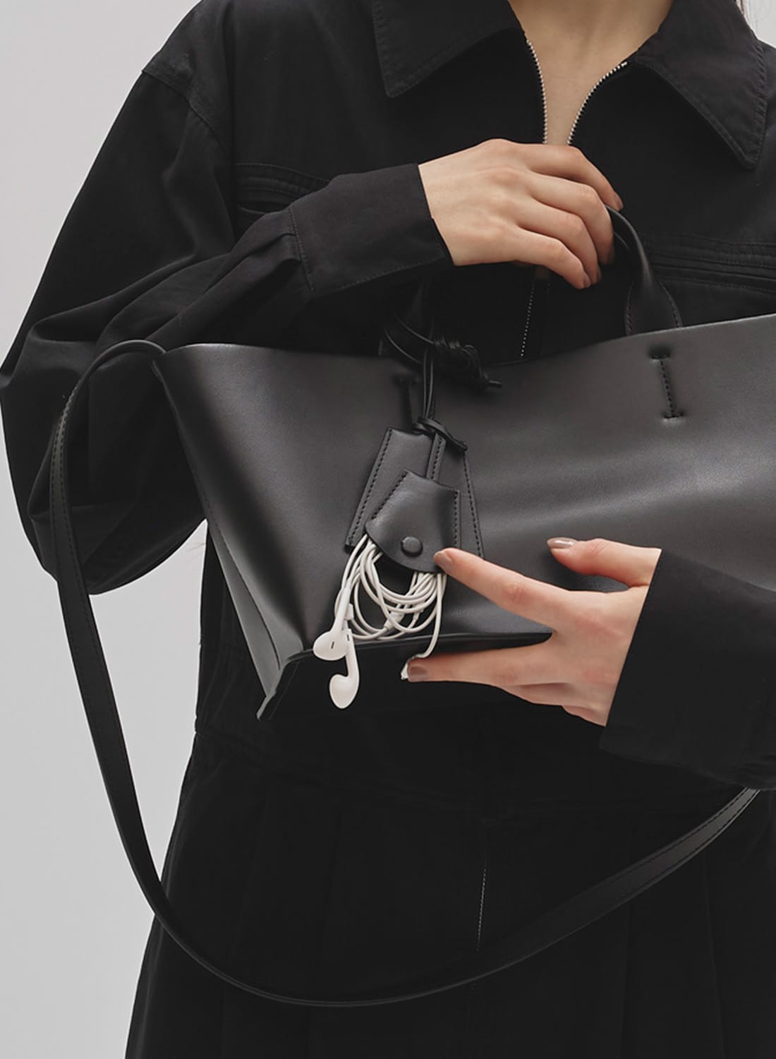 USEFUL LEATHER BAG (M)|ユーズフル レザー バッグ (M)ユーズフル