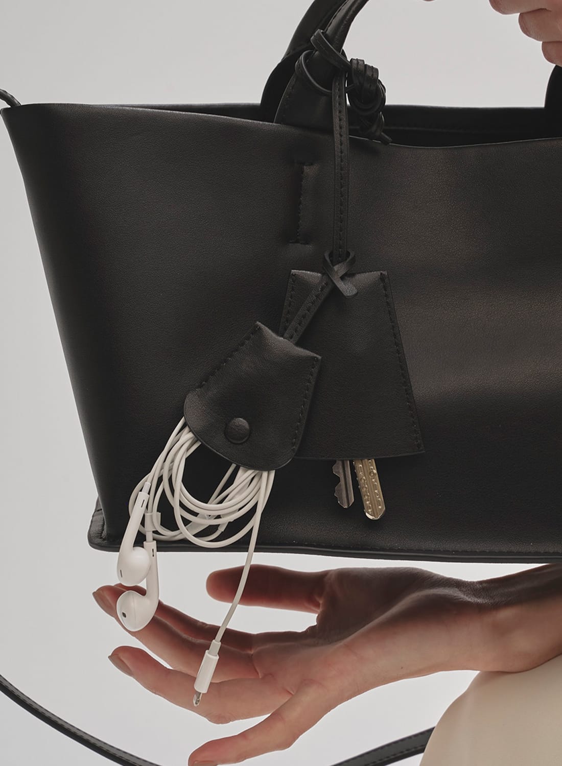 USEFUL LEATHER BAG (M)|ユーズフル レザー バッグ (M)ユーズフル