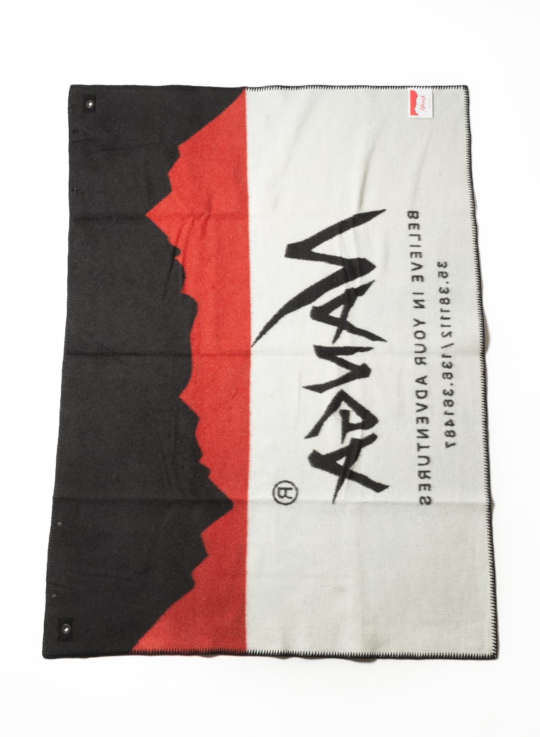 FLAME RESISTANT LOGO BLANKET|NANGA/フレーム レジスタント ロゴ