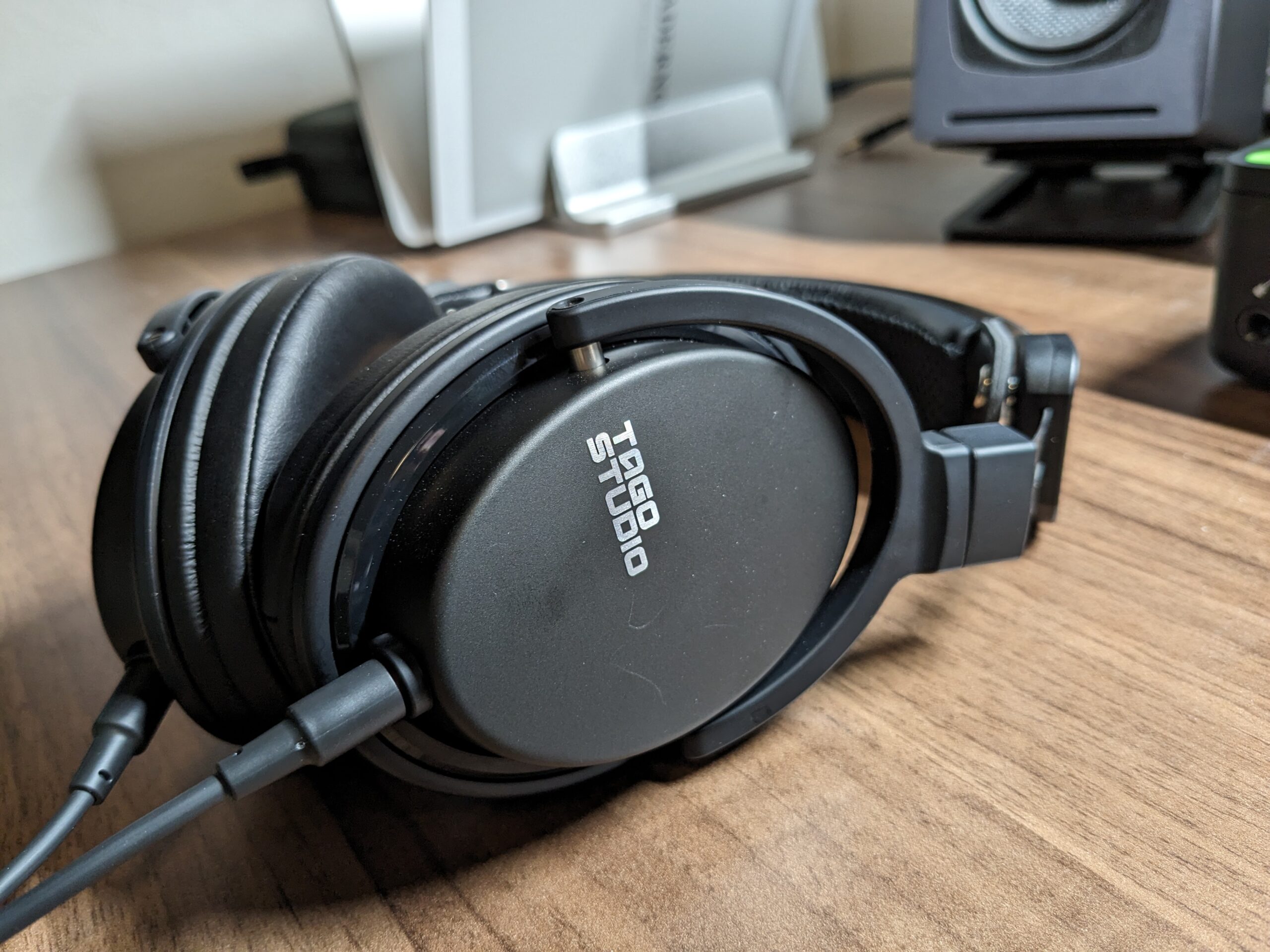 TAGO STUDIO T3-03 レビュー】近めのボーカルとナチュラルなサウンドが