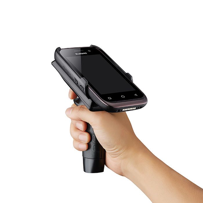 EF400：女性でも片手で操作しやすいコンパクトモバイルコンピュータ