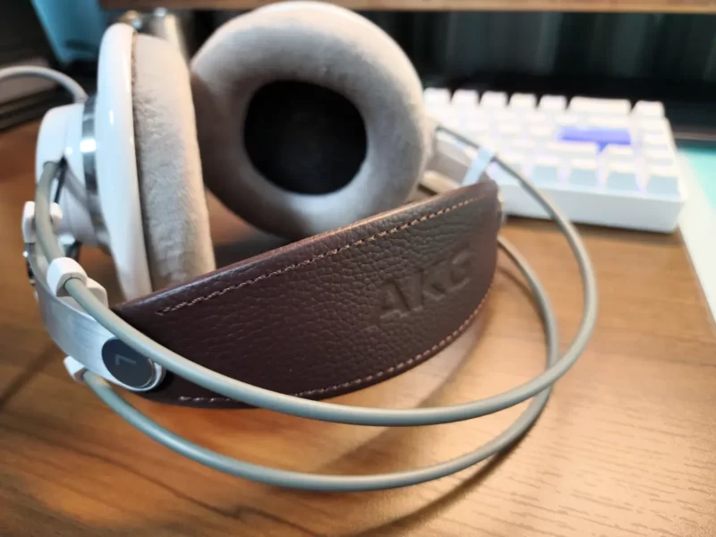 AKG K701 レビュー】クラシック向けの開放型ヘッドホン⁉ 澪ホンと