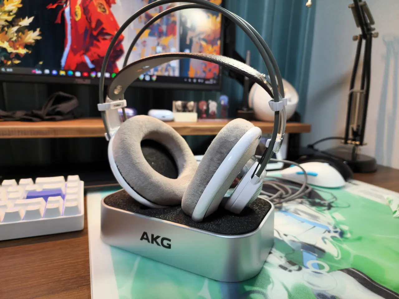 AKG K701 レビュー】クラシック向けの開放型ヘッドホン⁉ 澪ホンと