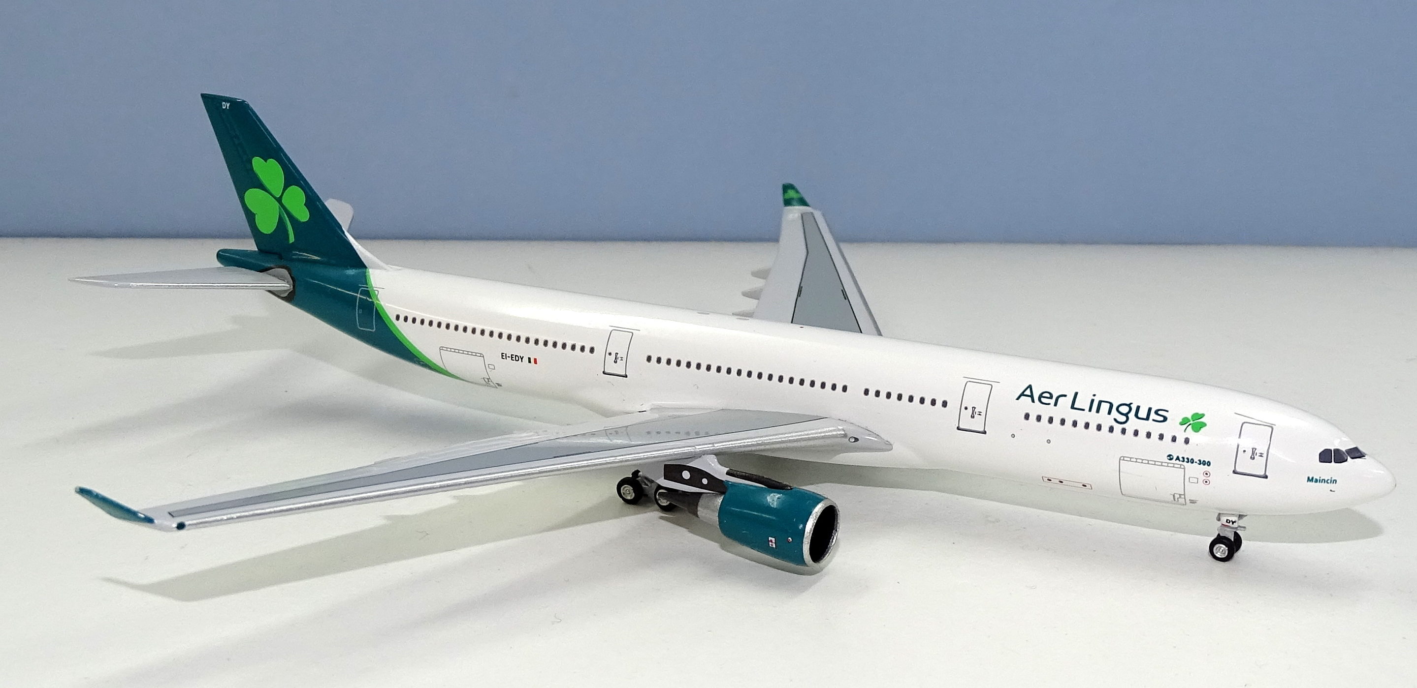 Eurowhite Shamrock: Aer Lingus A330-302 EI-EDY by Aeroclassics