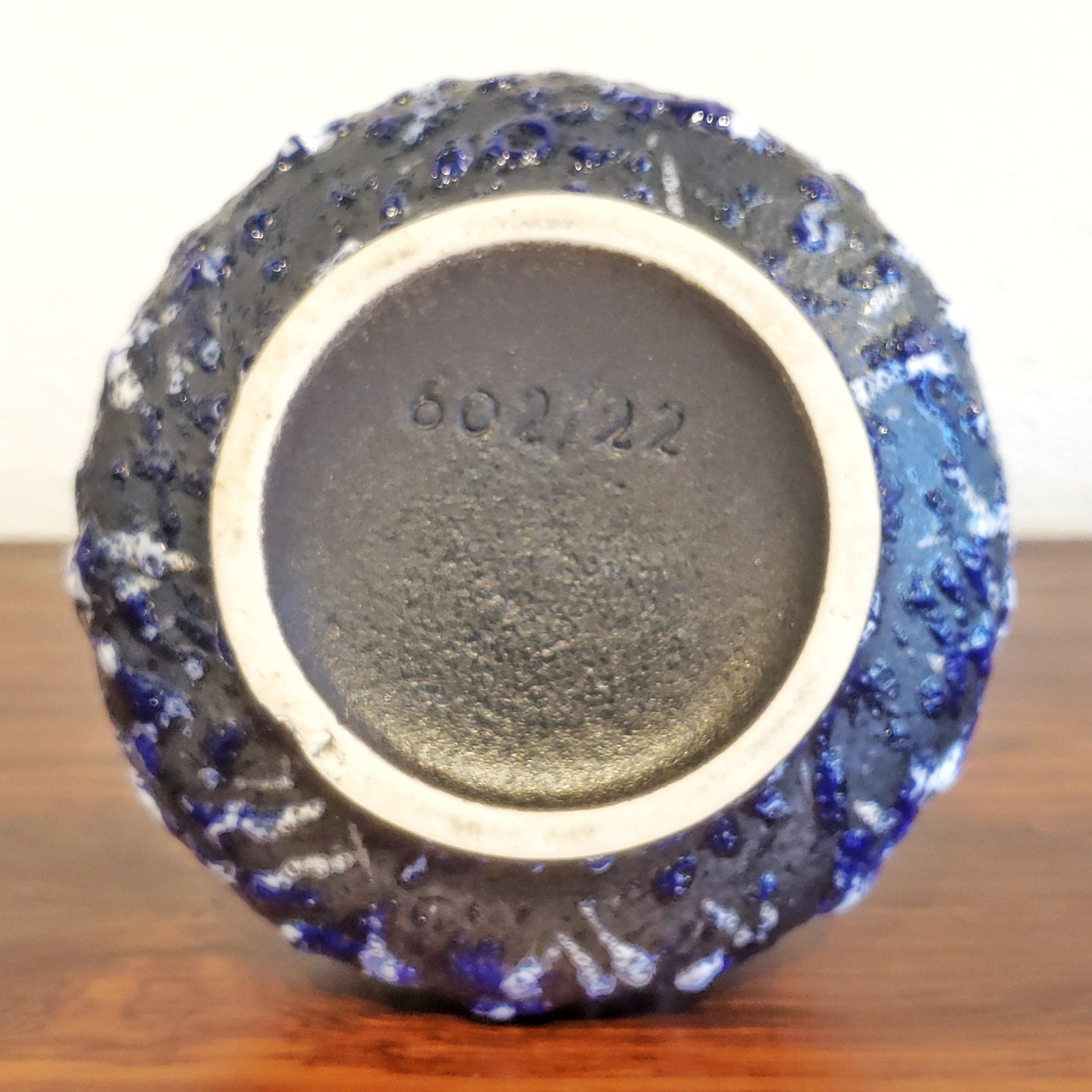 ES KERAMIK BLUE AND WHITE FAT-LAVA VASE Nr. 602/22 – MODERN REDUX