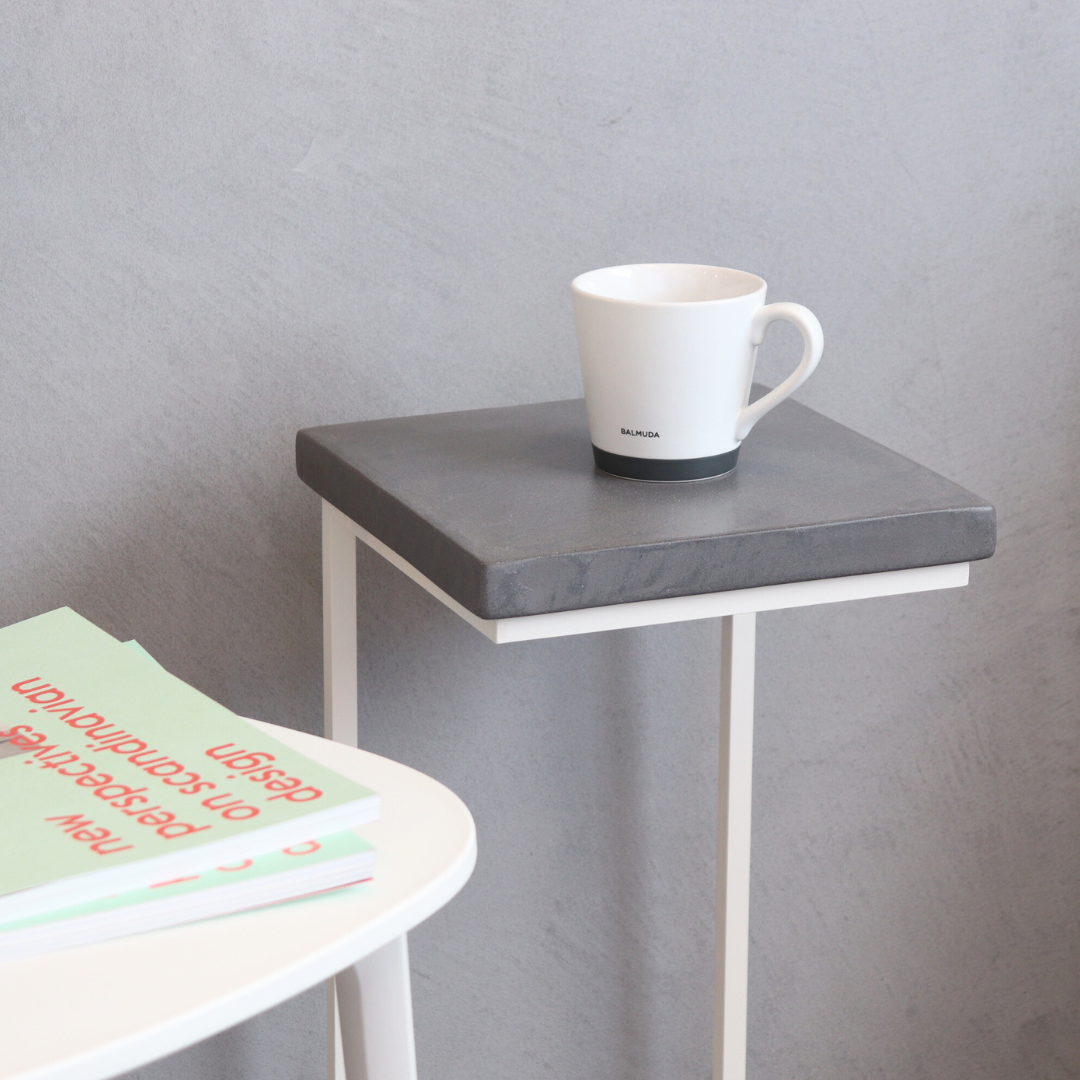 サイドテーブル W250㎜×D250㎜ H528㎜