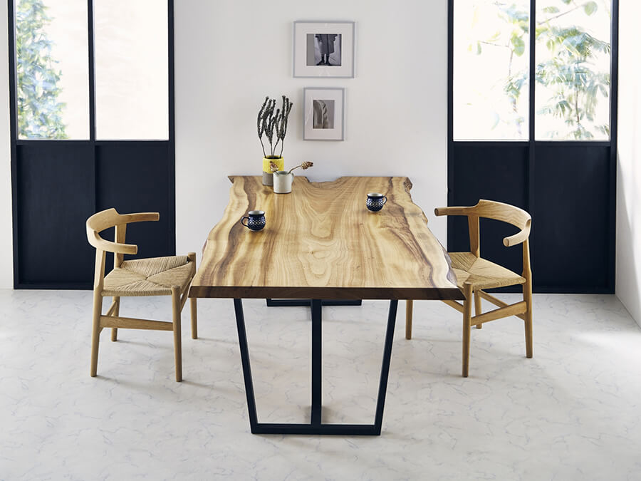 一枚板のダイニングテーブルとセンターテーブルについて | 一枚板