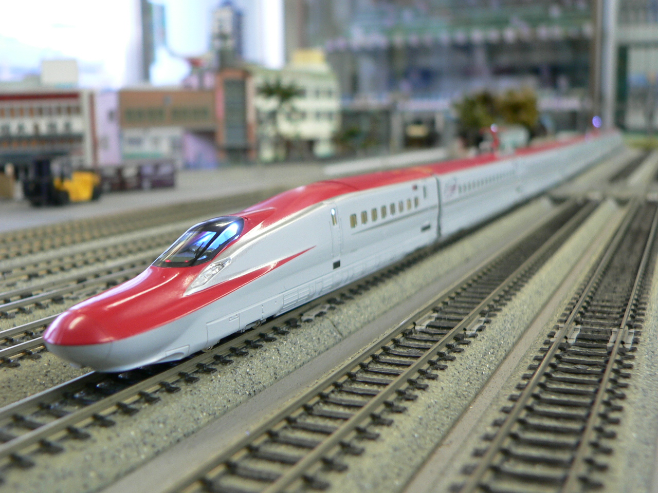 カトーのE6系スーパーこまち基本＆増結セットのパンタスパーク＆車掌