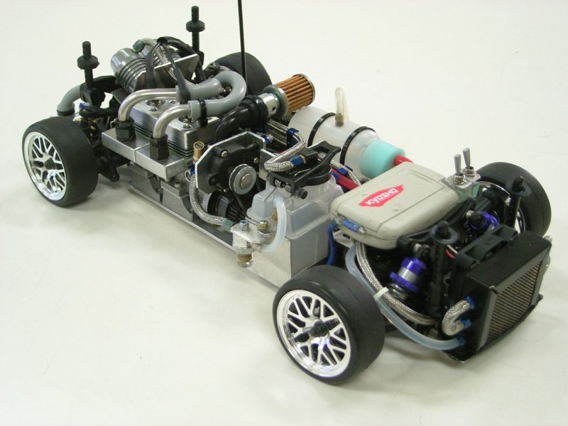 FW－05RRに直列2気筒水冷エンジン(4.22CC)搭載