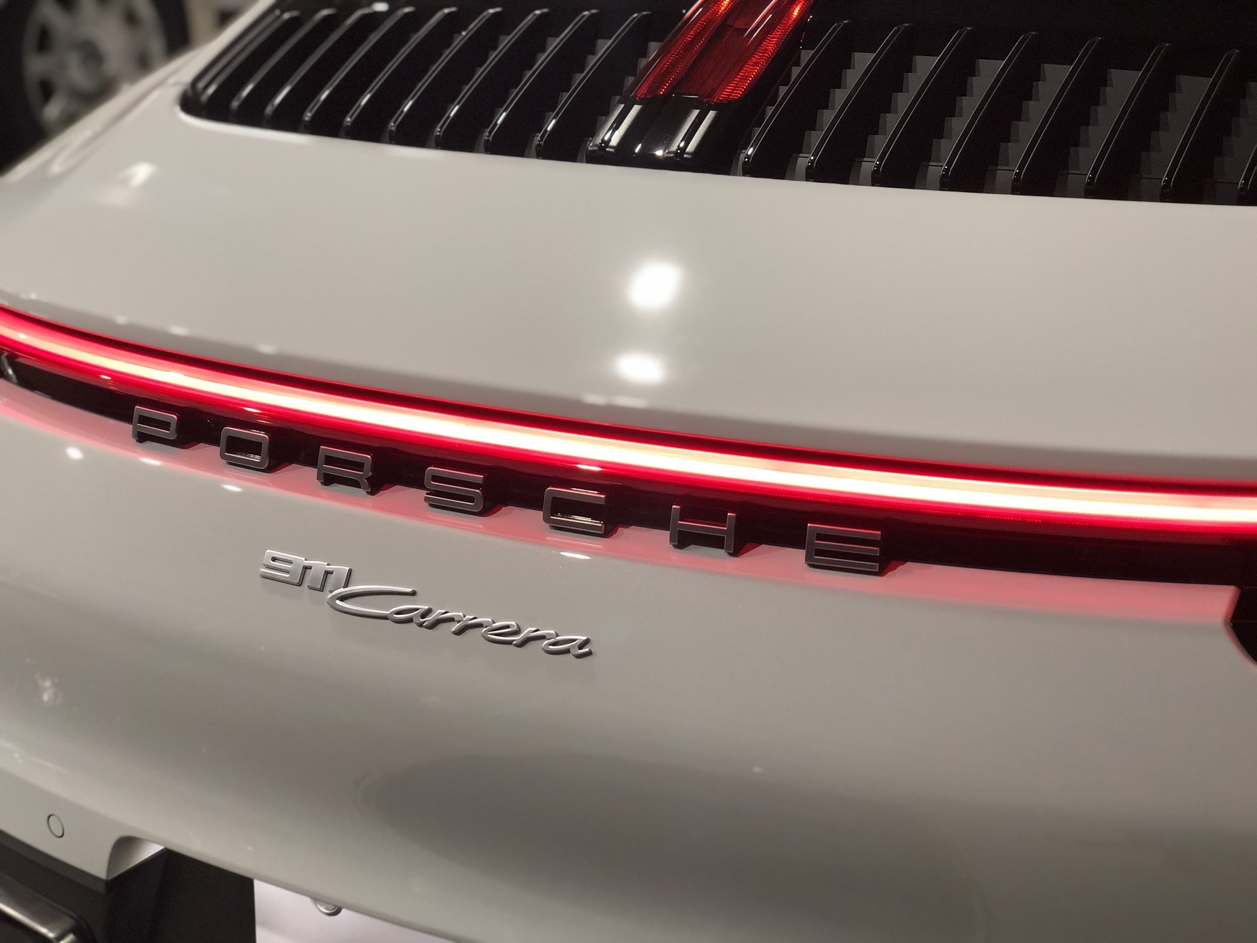 ポルシェ 992カレラ スポーツテールパイプ – Morethan Motorsport