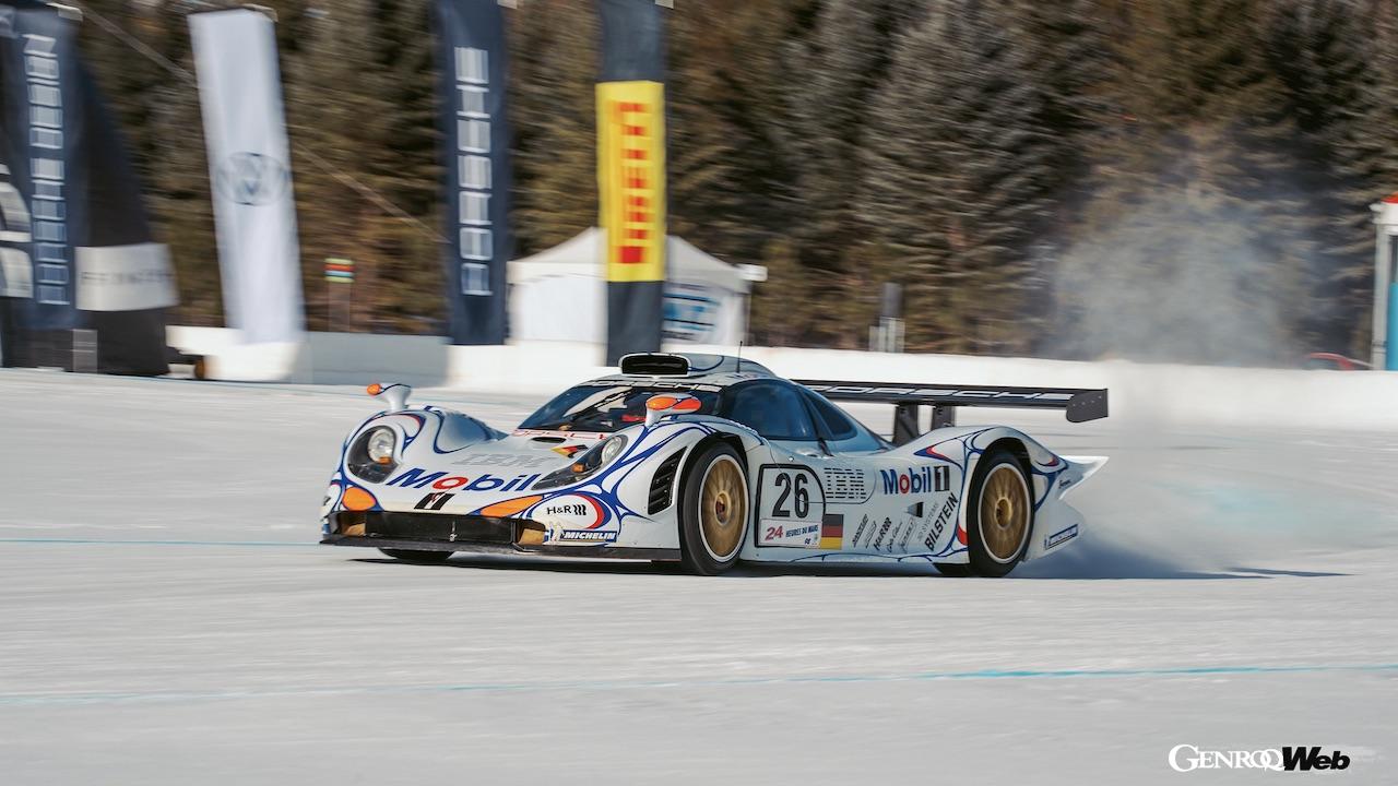 アイスレースでル・マン24時間ウイナー「ポルシェ 911 GT1」が見事な