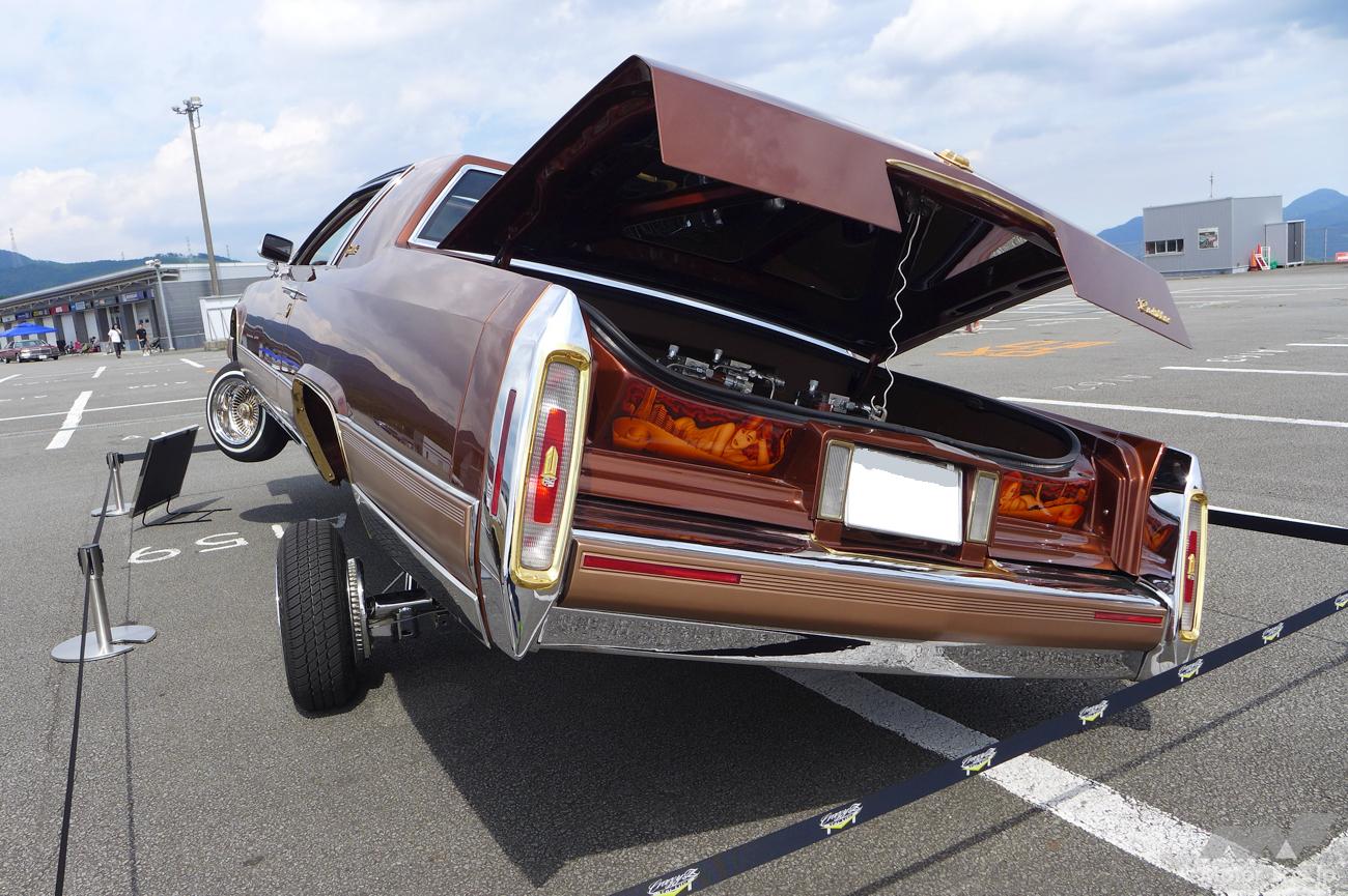 クルマが踊る!? アメ車カスタムの極致？ローライダーによるホッピング