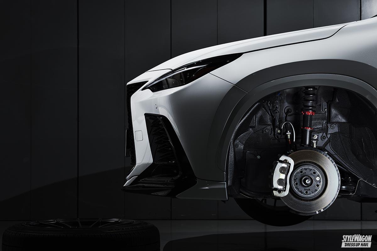 全面刷新されたレクサスNX、ブリッツの車高調キット・ダンパーZZ-Rで