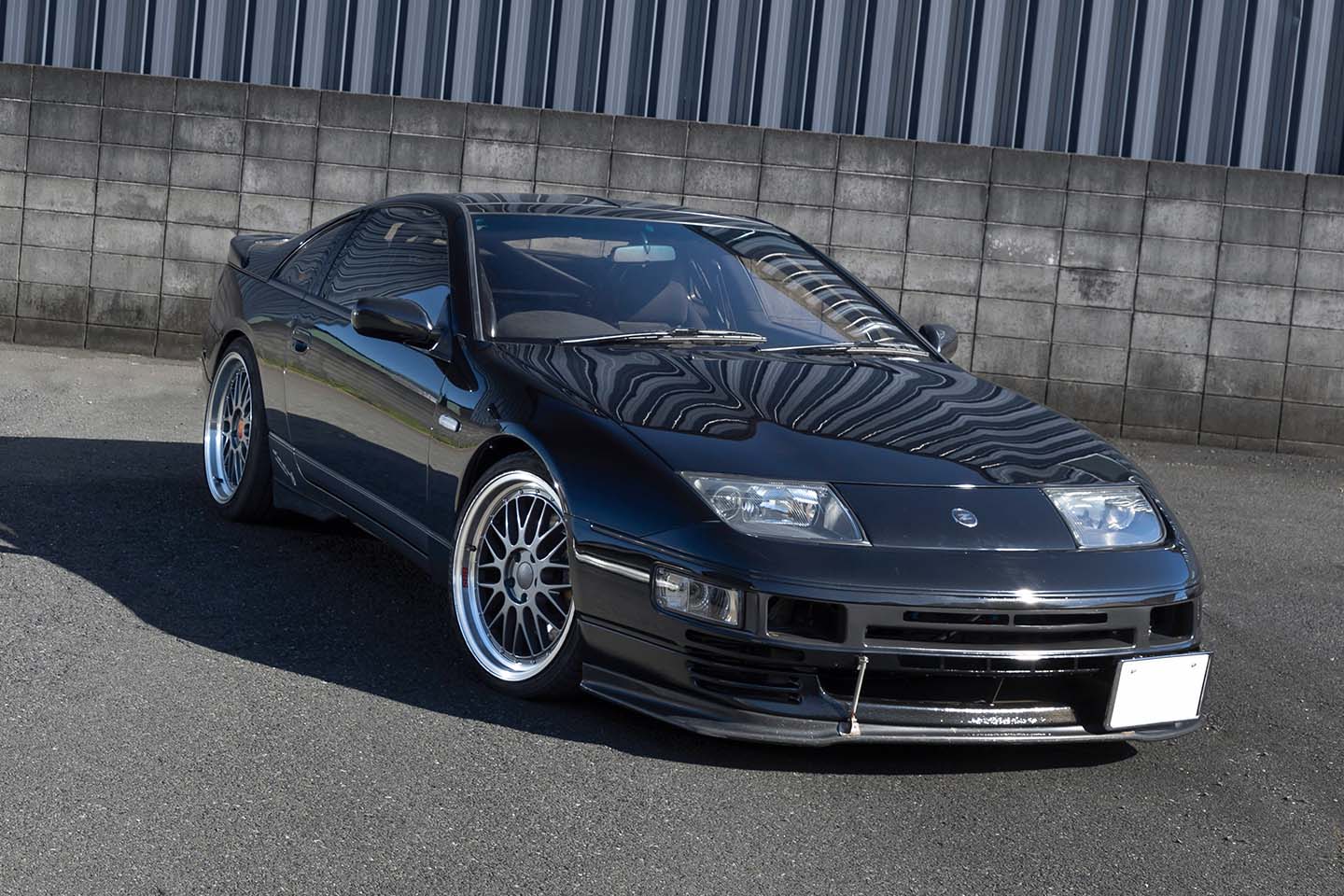 眠っていた湾岸最高速マシンを復活！」Z32マニア垂涎の一台と若き