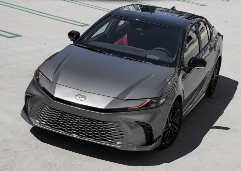 発売は11月か? カムリが3年ぶりに日本復活へ！北米で人気のミドル