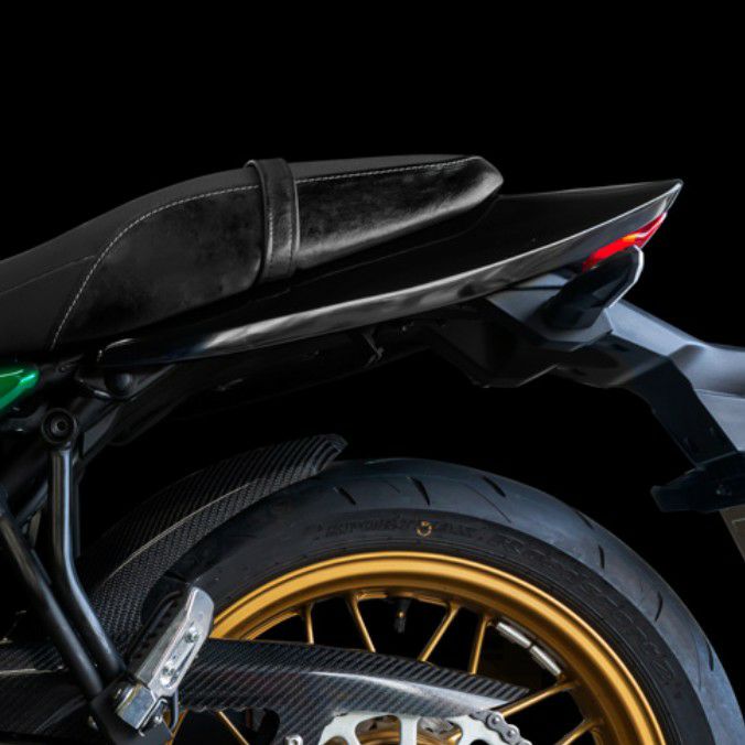 000000040326-01-l.jpg?t=