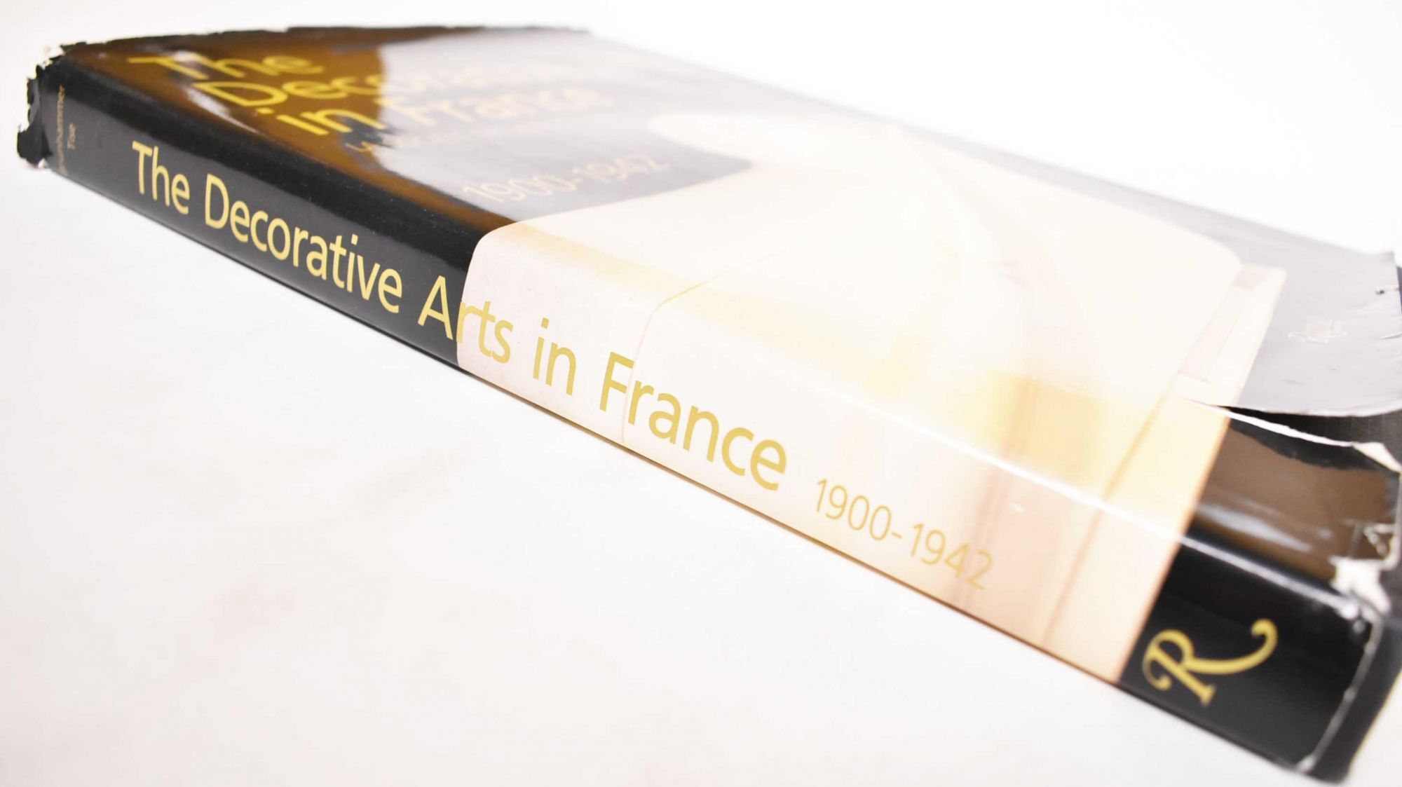 The Decorative Arts in France, 1900-1942: La Societe des Artistes