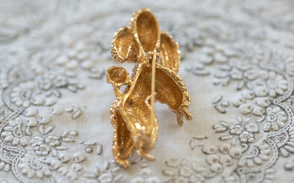 サイナー ダンシングプードルのブローチ (CINER) | My Favorite Things