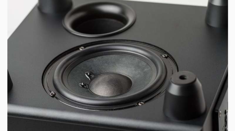 JBL STAGE A100P サブウーファーを一般家庭で使うのは近所迷惑？使用感