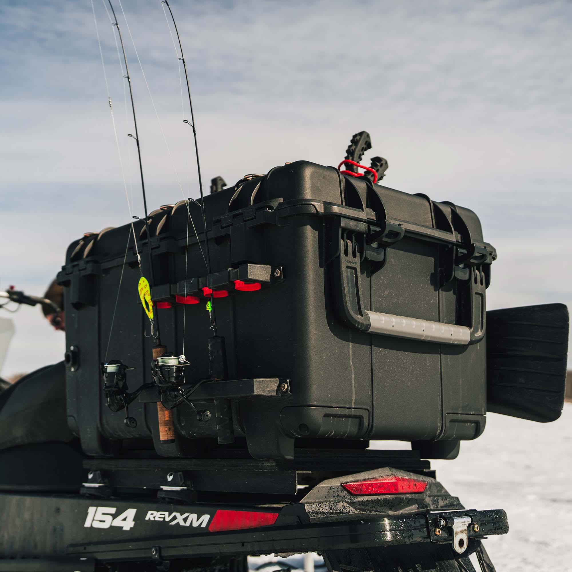 nanuk-975-lifestyle-1.jpg?v=