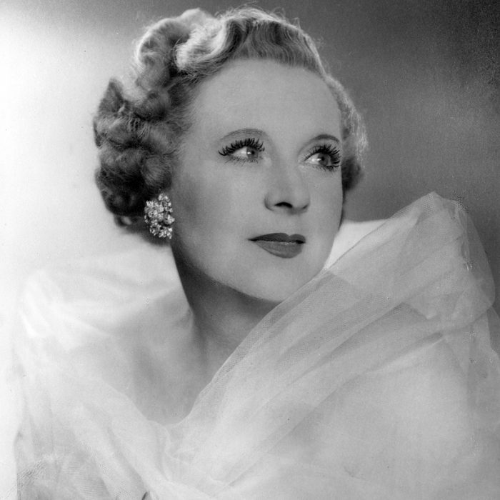 ピンクの洪水。エクストリーム＆キッチュなロマンス小説の女王 – ivy