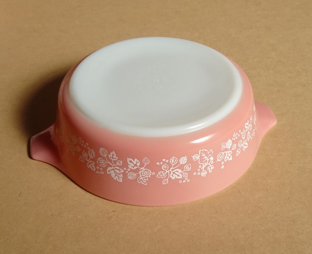 SHOP偶然と必然の間 PYREX COVERED CASSEROLE GOOSEBERRY 1950s-1970s