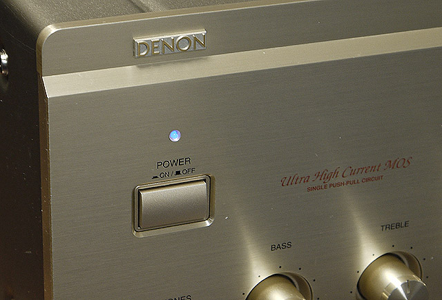 DENON PMA-2000Ⅲバランス良いプリメインアンプです。