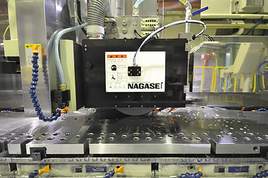 超精密成形平面研削盤 SGC SERIES | 株式会社ナガセインテグレックス