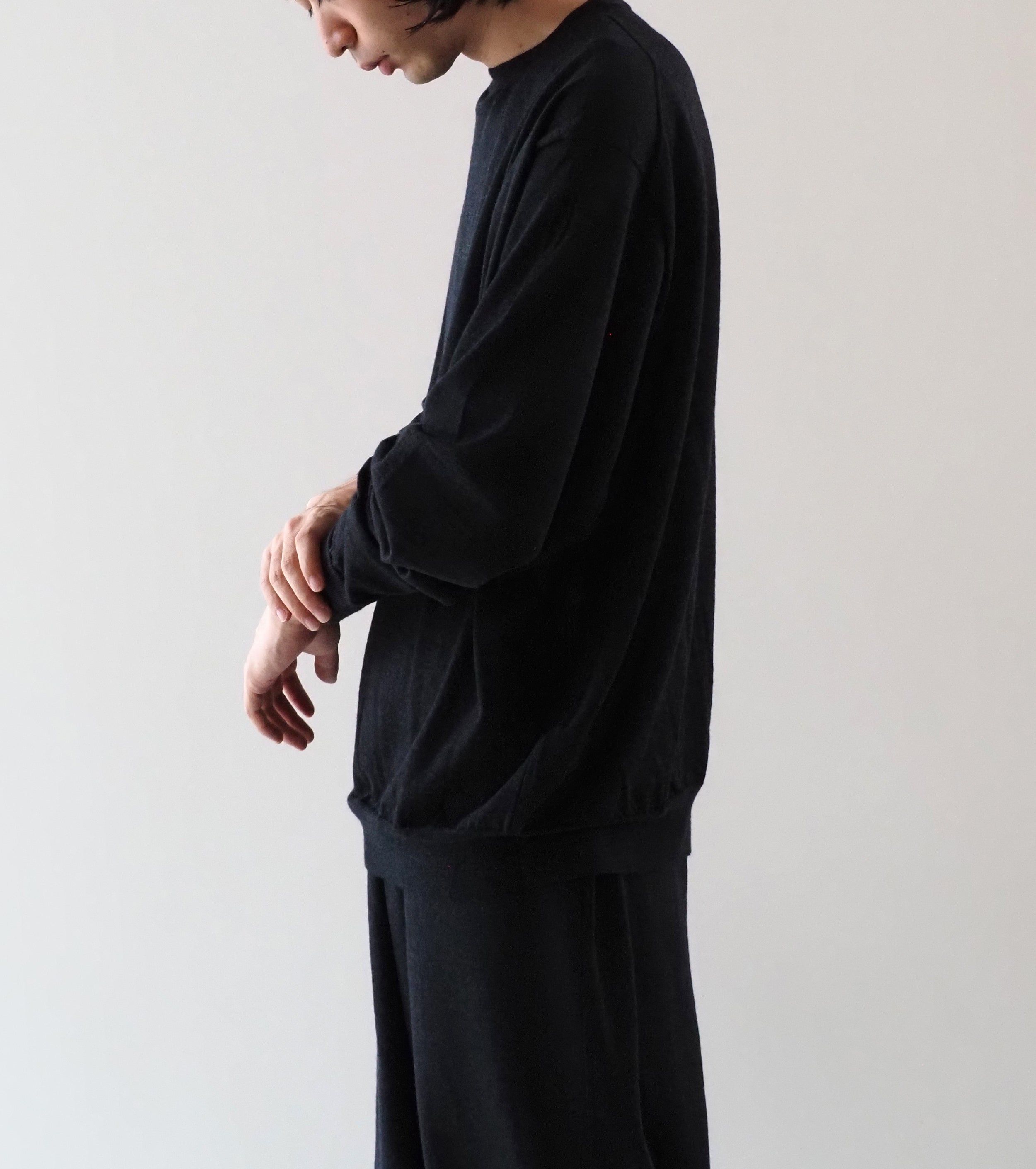 COMOLI Wool Crew Neck Knit , Charcoal – Navyblue