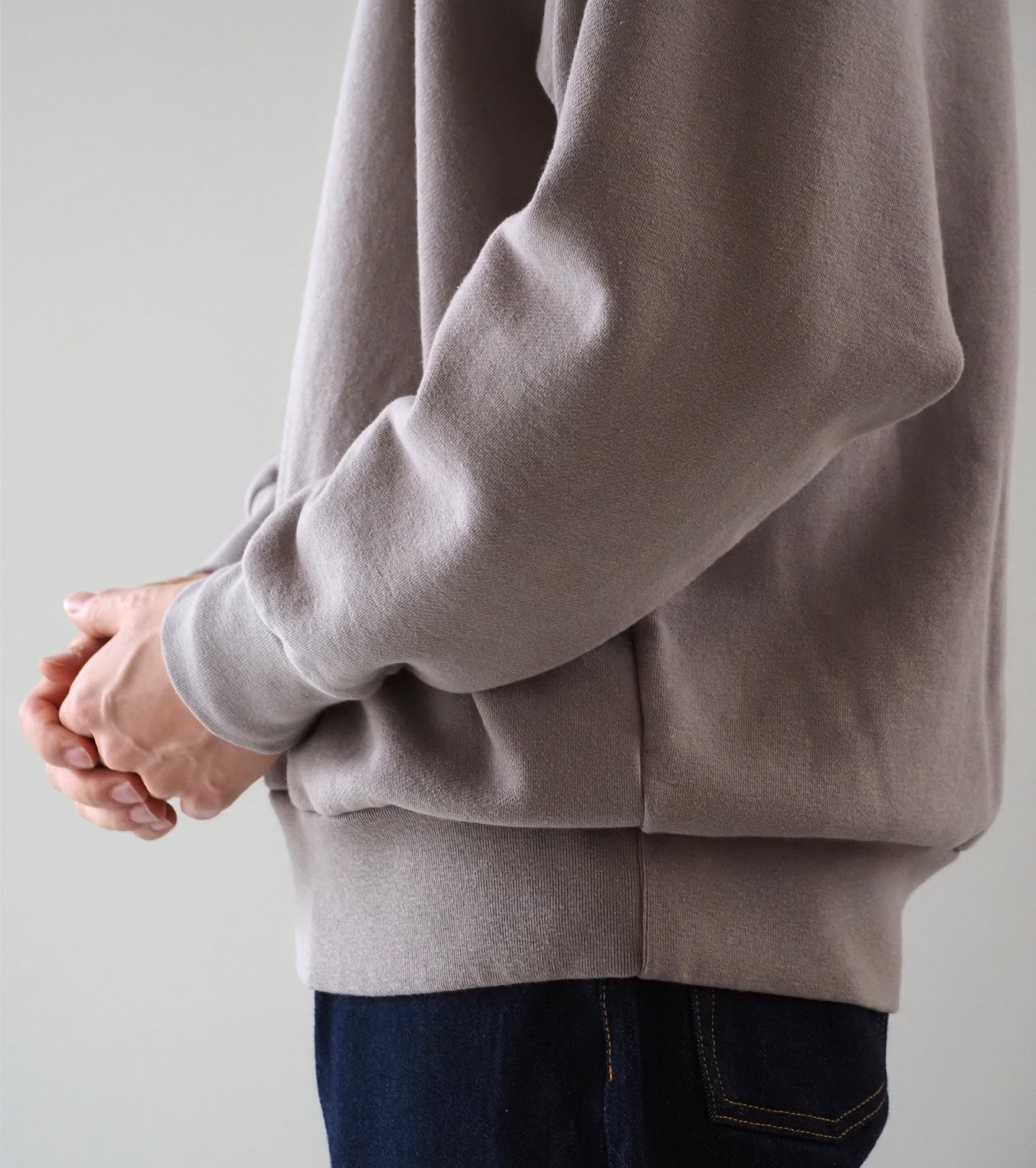 CIOTA ハーフ ジップ スウェット シャツ , Light Gray – Navyblue