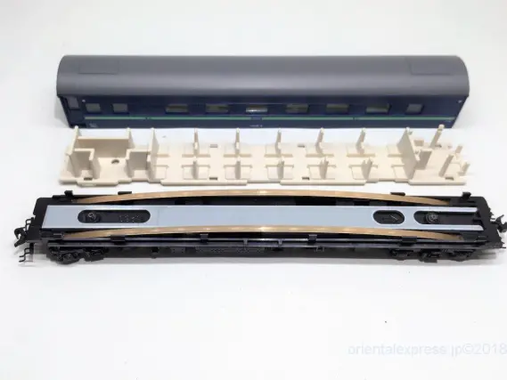 寝台急行「音戸」8両基本セット が入線です。KATO 10-1348 特別企画品