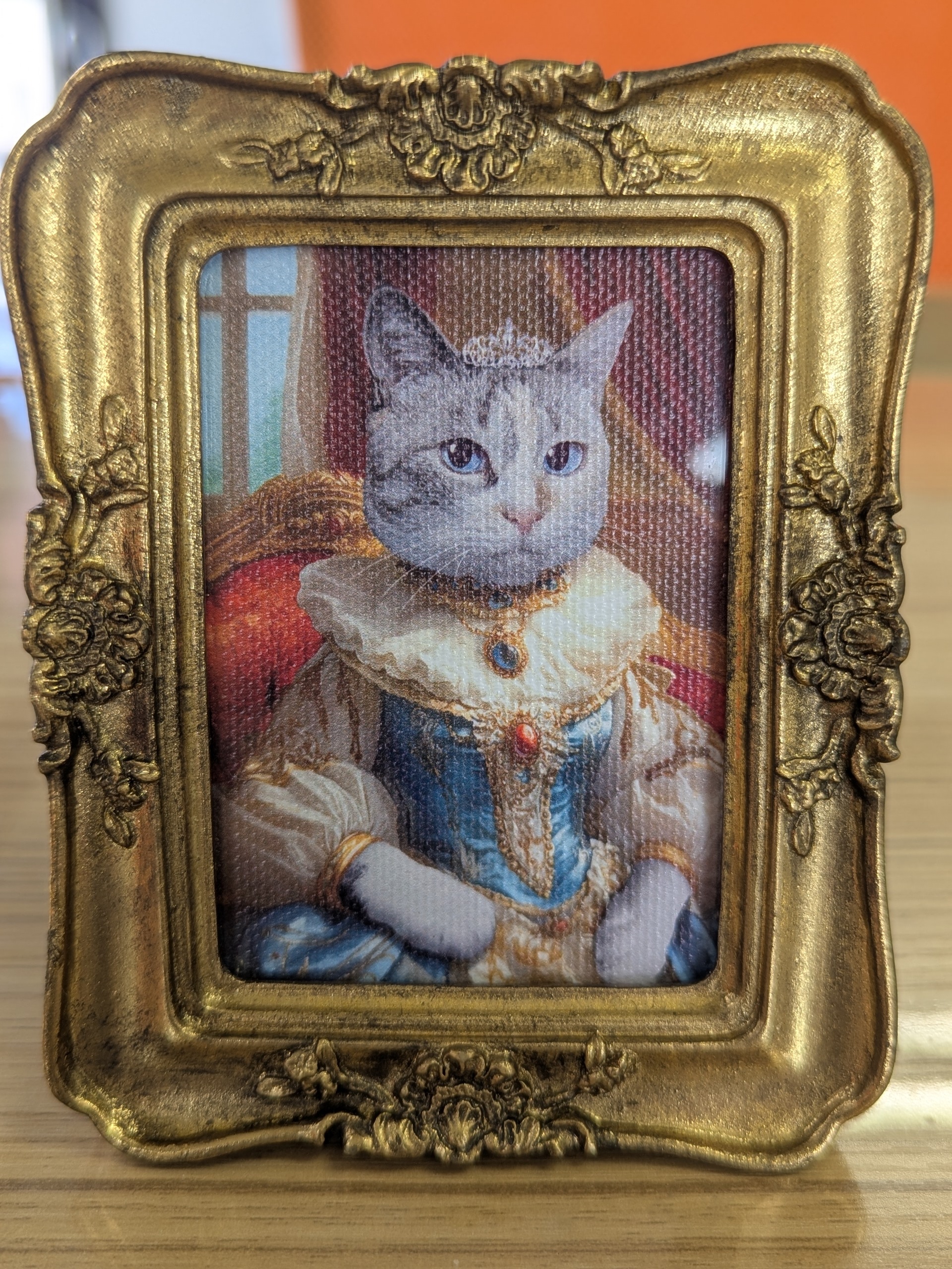 あなたの愛猫が貴族に！！ - ネコノミクスで笑顔に