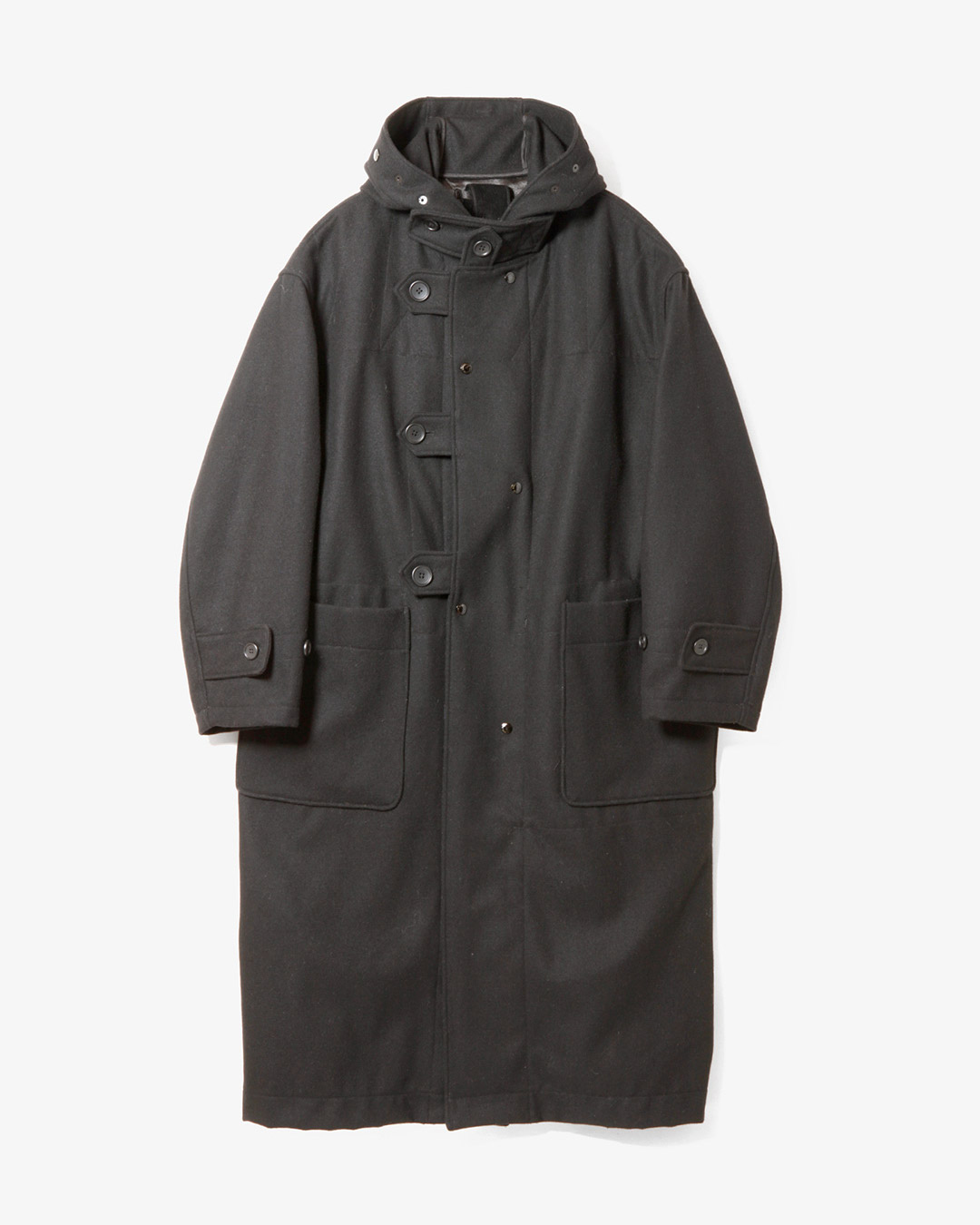 ENGINEERED GARMENTS〉マキシレングスで仕上げた新作ダッフルコート