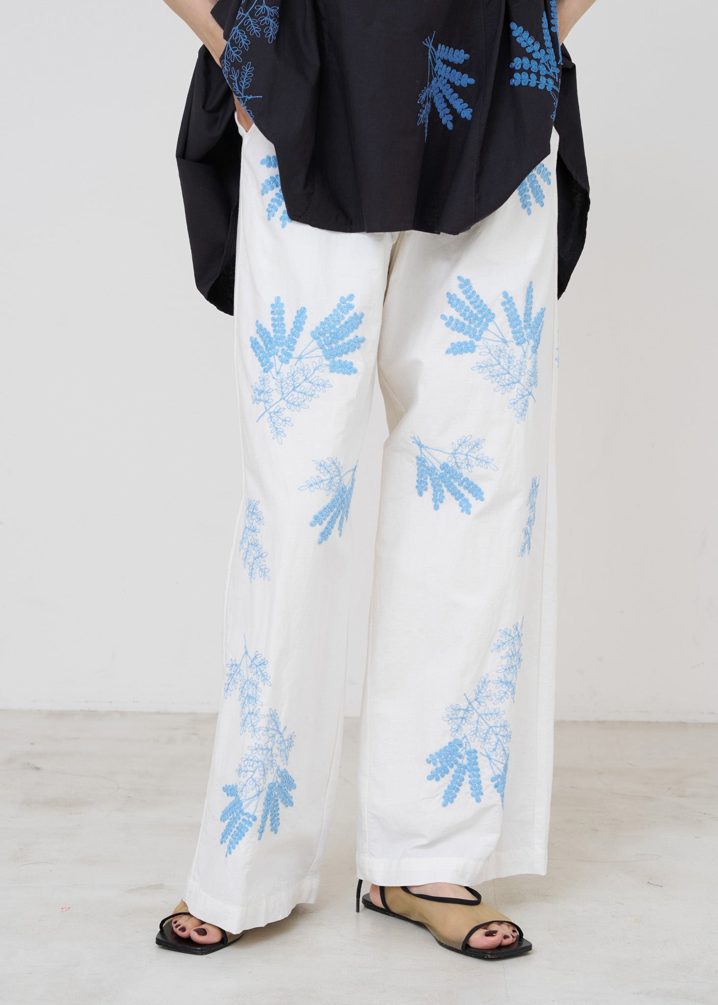 Cotton Linen Plants Embroidery Pants | Pasand by ne Quittez pas