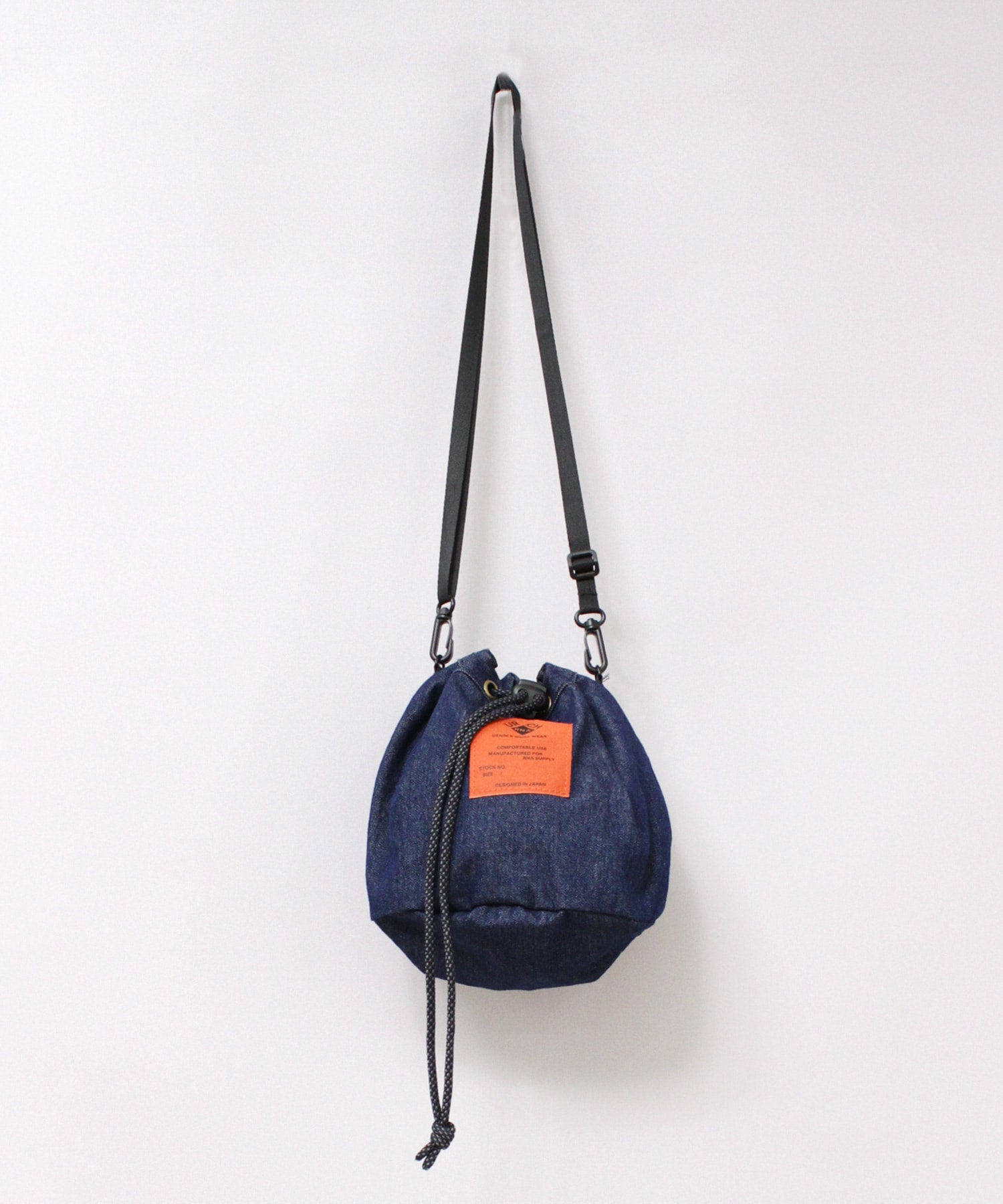 E5043 URCHオニギリサコッシュ(F ブラック): バッグ - RNA ONLINE