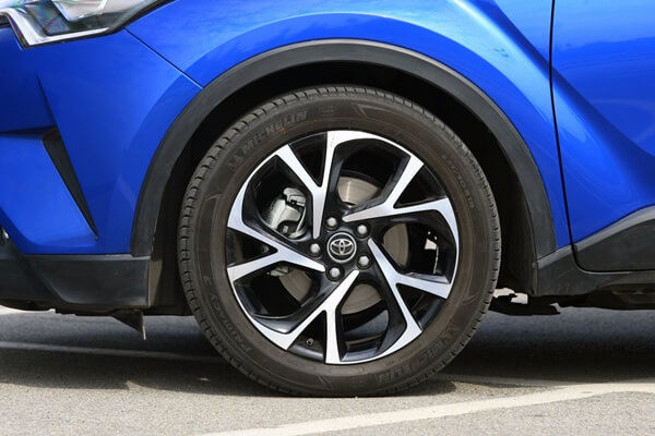 C-HRの純正ホイール】サイズと値段を徹底比較 | トヨタC-HRのカー用品