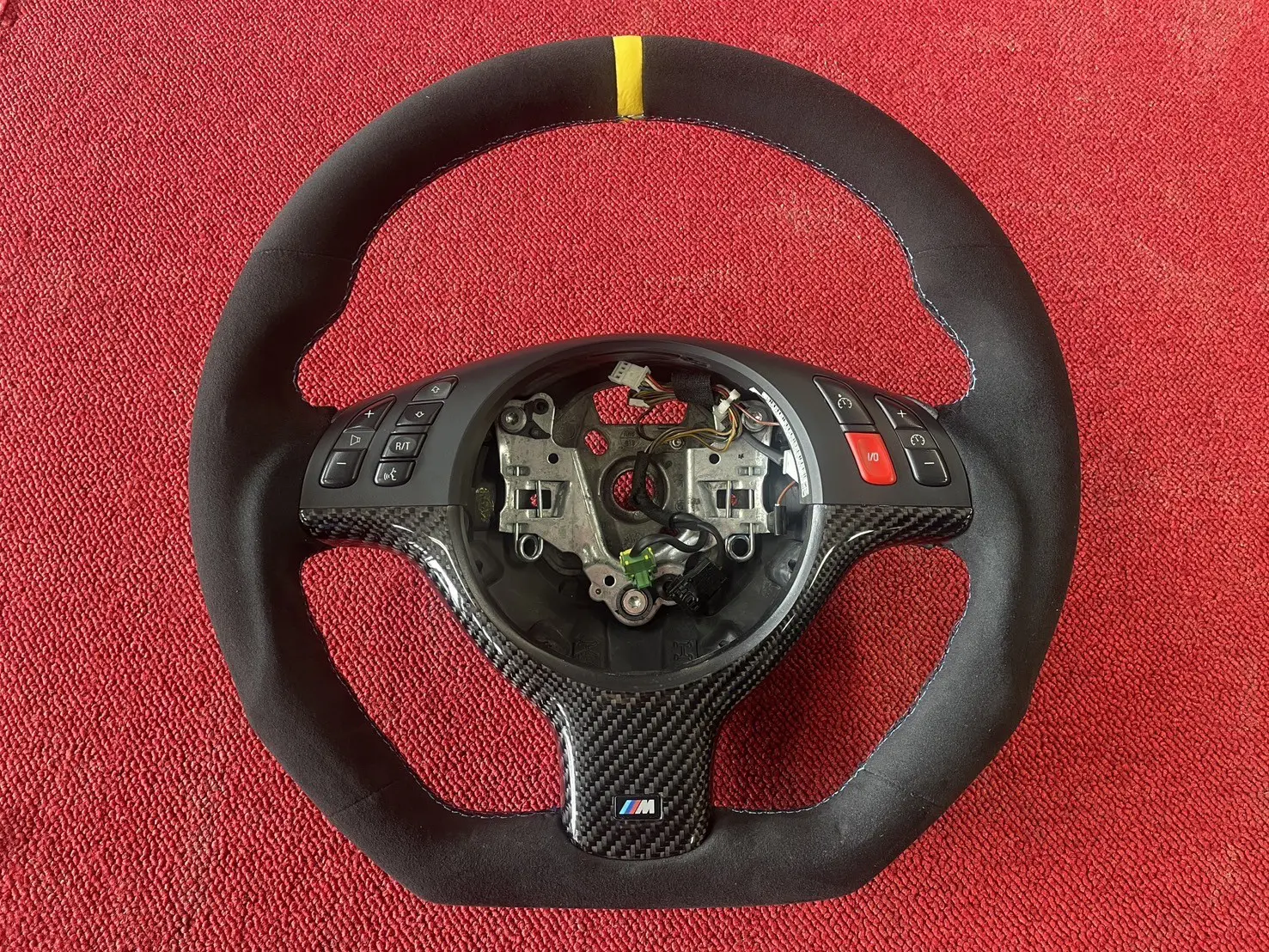 ステアリング】本革巻替え加工。高性能カスタムステアリングでドライブ