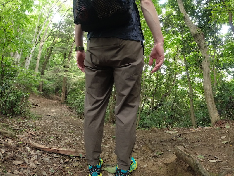 マルチに使えるパンツ『HERENESS』 - 丘陵から山、そして遊び
