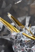 MG V2ガンダム」にメカニカルクリア×金メッキのイベント限定色版が登場
