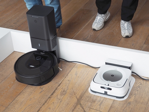 床ふきロボットが大進化！ ルンバと連携して掃除する「ブラーバ