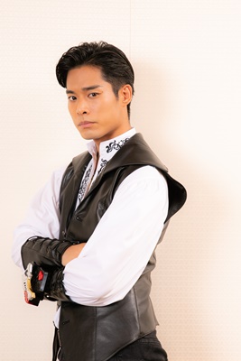 リュウソウジャー』岸田タツヤ、ヒーローを演じるこだわり「バンバ