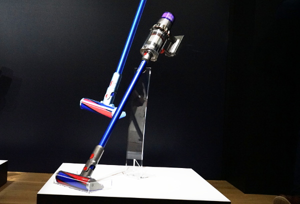 写真で見るダイソン】コードレス掃除機「Dyson V11」「Dyson V7 Slim