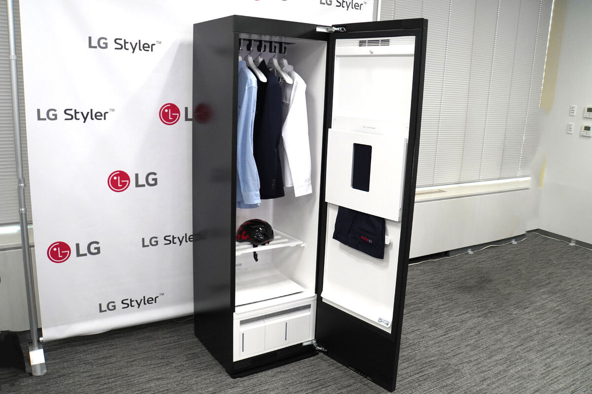 ロッカー型衣類ケア家電「LG Styler」、汚れにくい扉＆操作しやすい