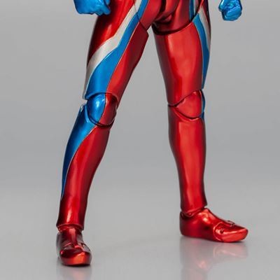 ウルトラマンゼロ」10周年記念版フィギュアの詳細を公開 | マイナビ