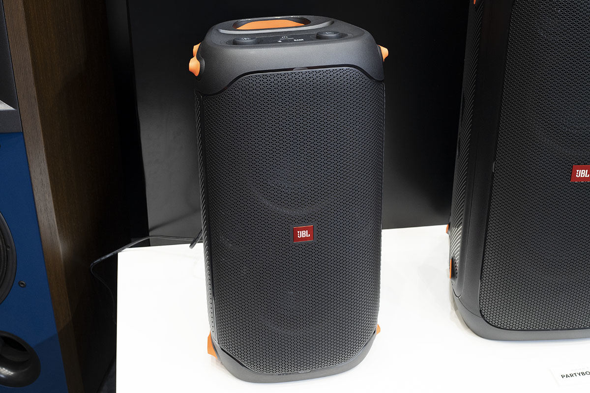 低音&光り方を強化した防滴スピーカー「JBL PartyBox 110」 | マイナビ