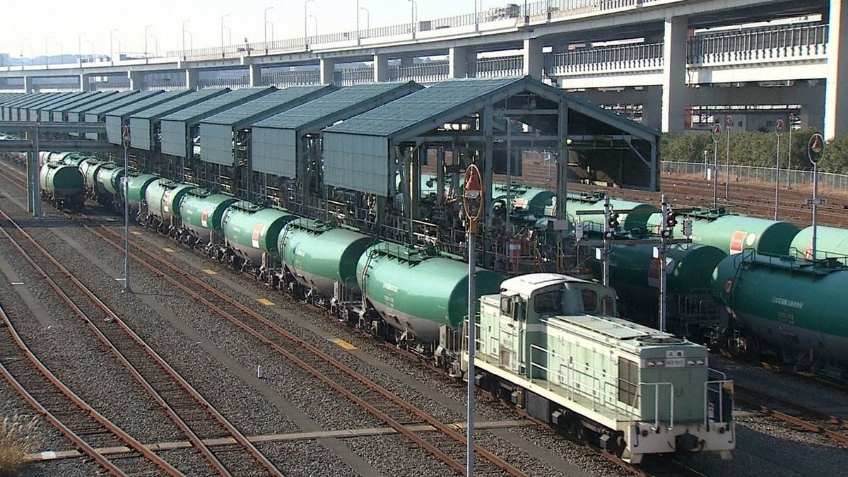 被災地に石油を…壁を乗り越え緊急輸送列車を走らせた人々の奮闘 | マイ