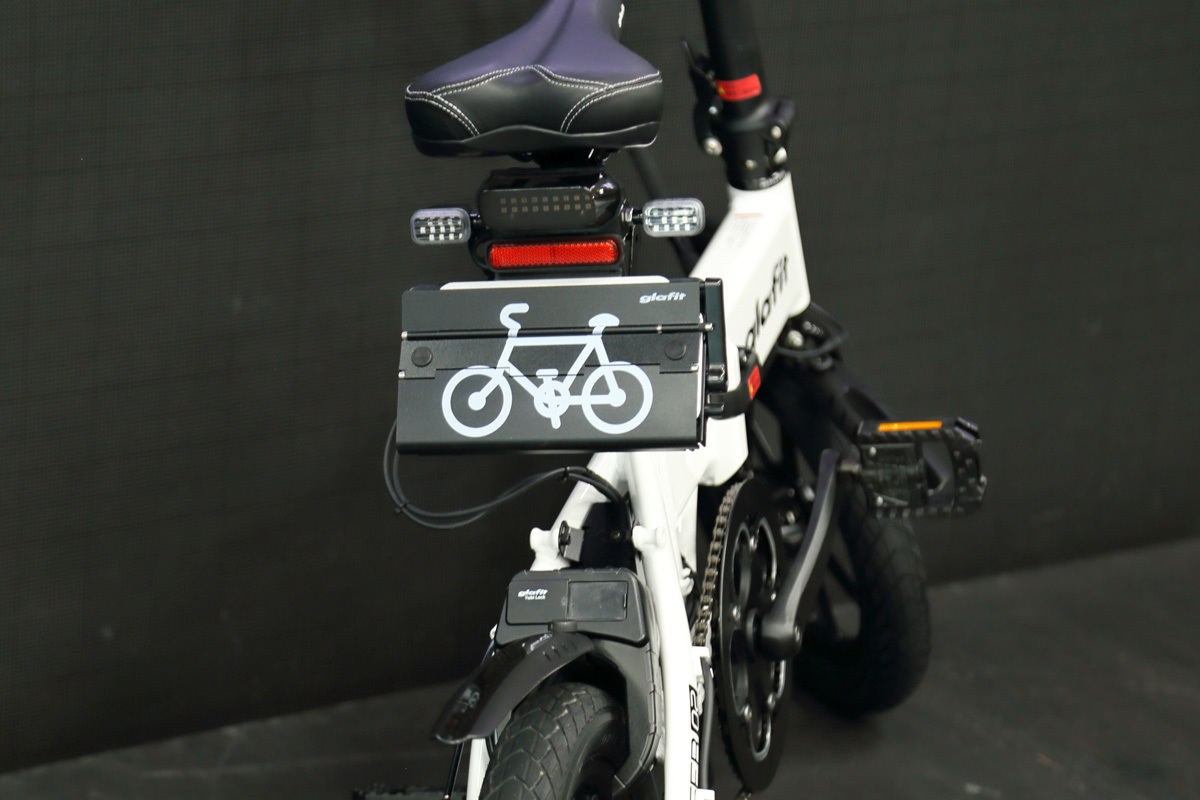 自転車と電動バイクの二刀流! グラフィットのモビチェンって何? | マイ