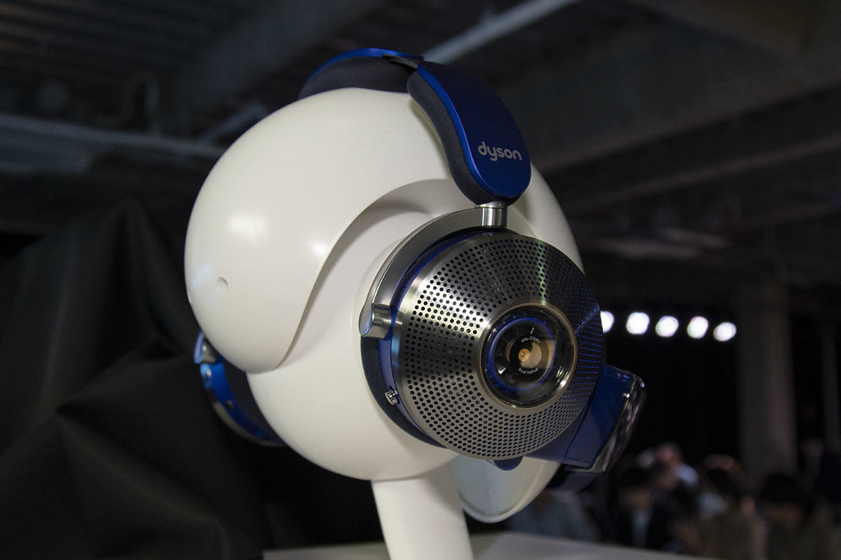 ダイソン空気清浄ヘッドホン「Dyson Zone」5月23日発売、直販12.1万円