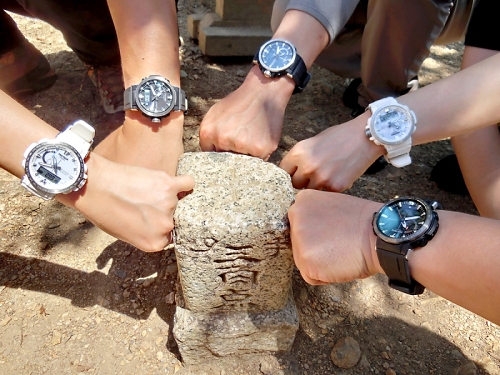 カシオ「PRO TREK」を身に着け山登り - 小さく多機能な「PRW-60」が